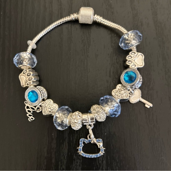 Hello Kitty Charm Bracelet - Picture 1 of 1